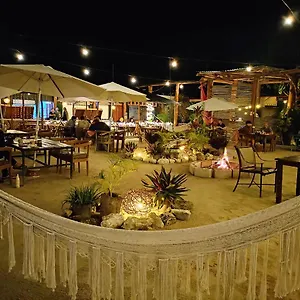Auberge de jeunesse The - Food, Drinks And Transportation To The And Cenotes, Tulum